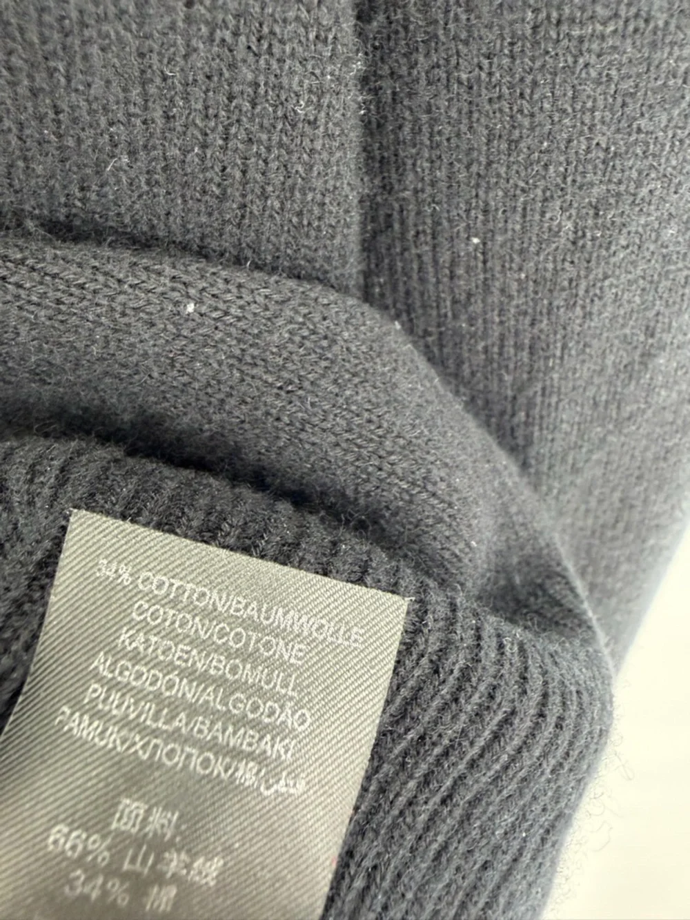 Burberry Prorsum Cashmere Blend Pleated Back Long Sleeve Crewneck Black Sweater